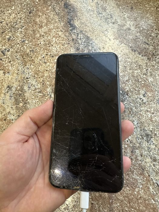 Iphone 11 pro max на запчастини