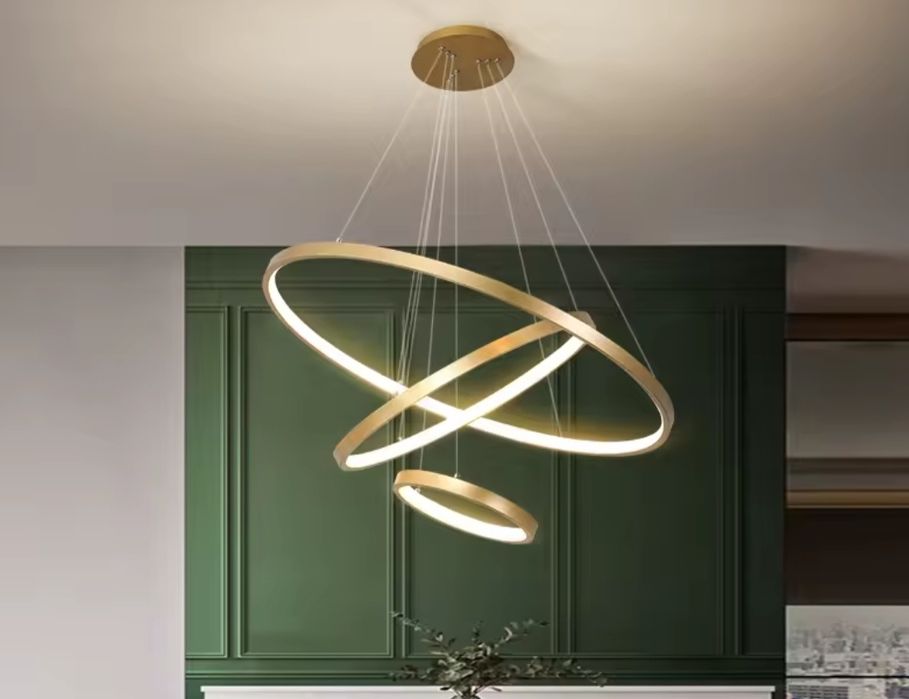 Złota lampa sufitowa żyrandol led nowoczesna koła zimny odcień światła