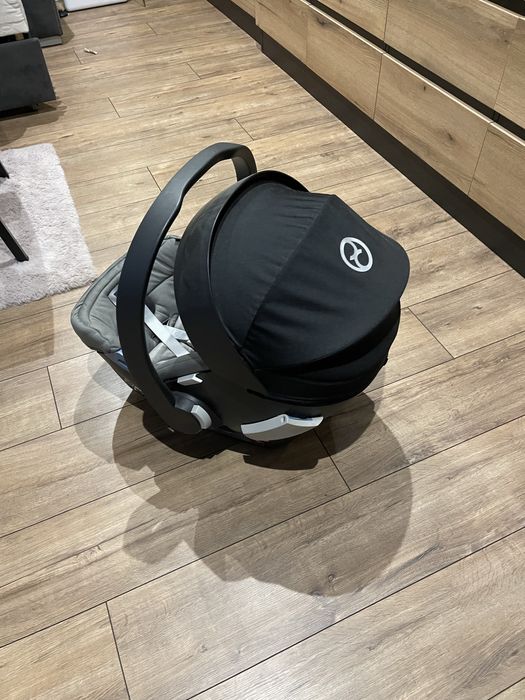 Fotelik/Nosidełko samochodowe