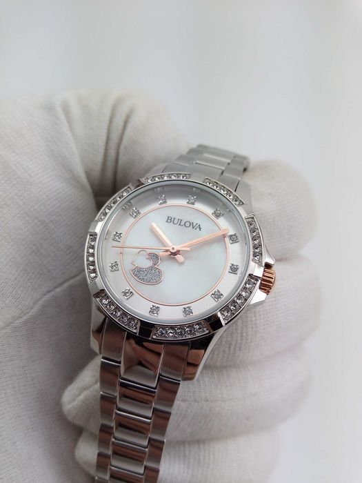 Женские часы Swarovski Bulova 98L232 сердце на перламутре циферблата