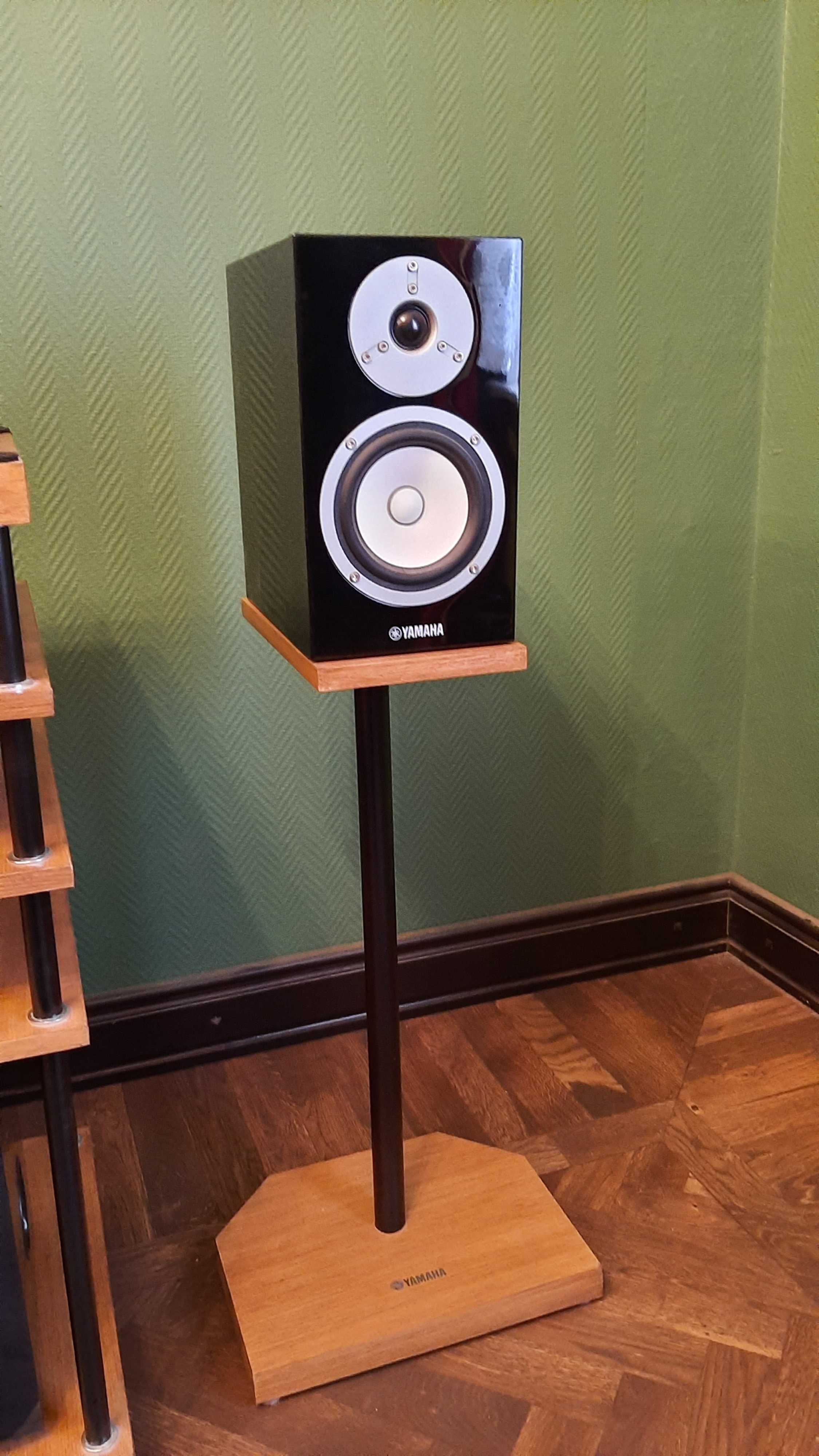 Wieża Yamaha MCR-N670D A-670+CD-NT670D+ subwoofer Yamaha NS-SW200