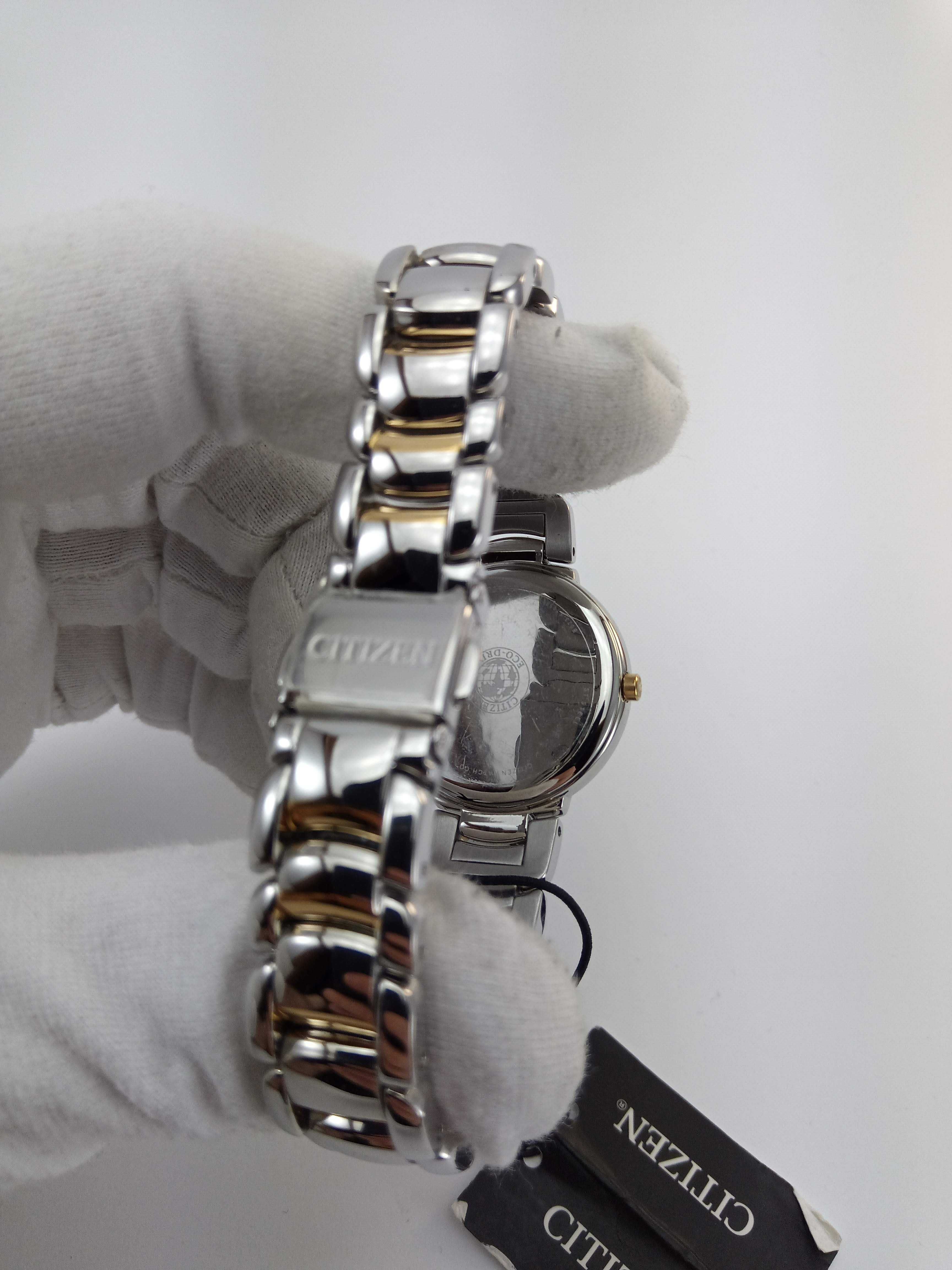 Восхитительные женские часы с бриллиантами Citizen Diamond EX1464-54E