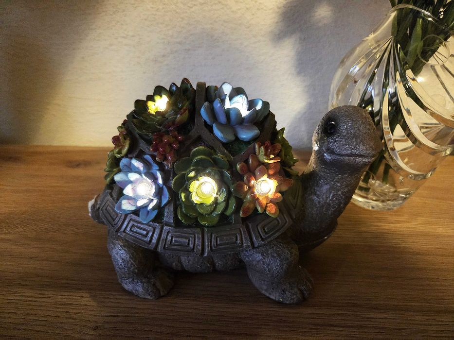 Figurka ogrodowa LED żółwik