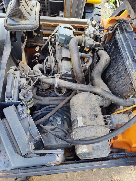 Навантажувач погрузчик кара