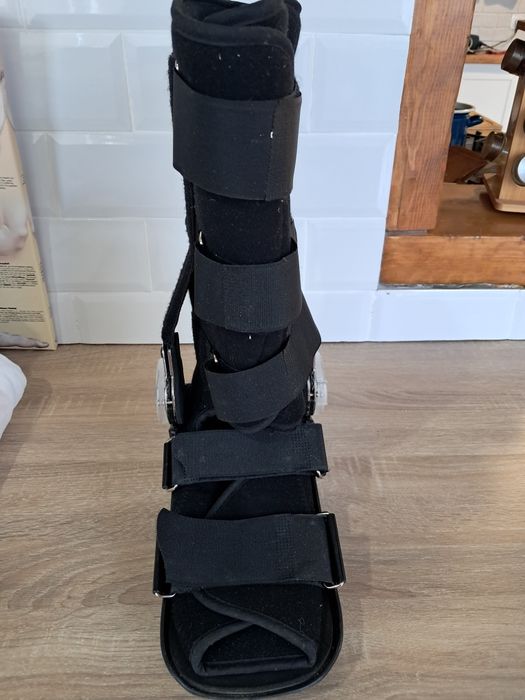 Bota ortopédica semi nova