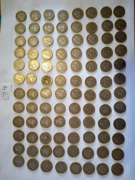 Coleção de 400 moedas 200 escudos. Valor -50% do valor facial.