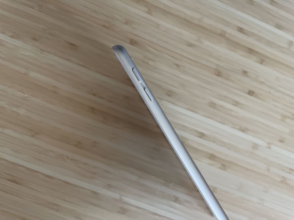 Ipad wifi 128 Gb gold 5 generacji