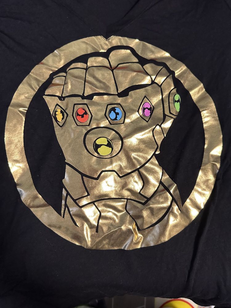 Koszulka czarna z krótkim rękawem marvel zloto