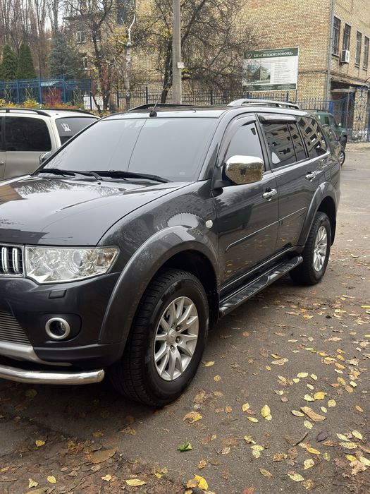 Продам Mitsubishi Pajero Sport 2011