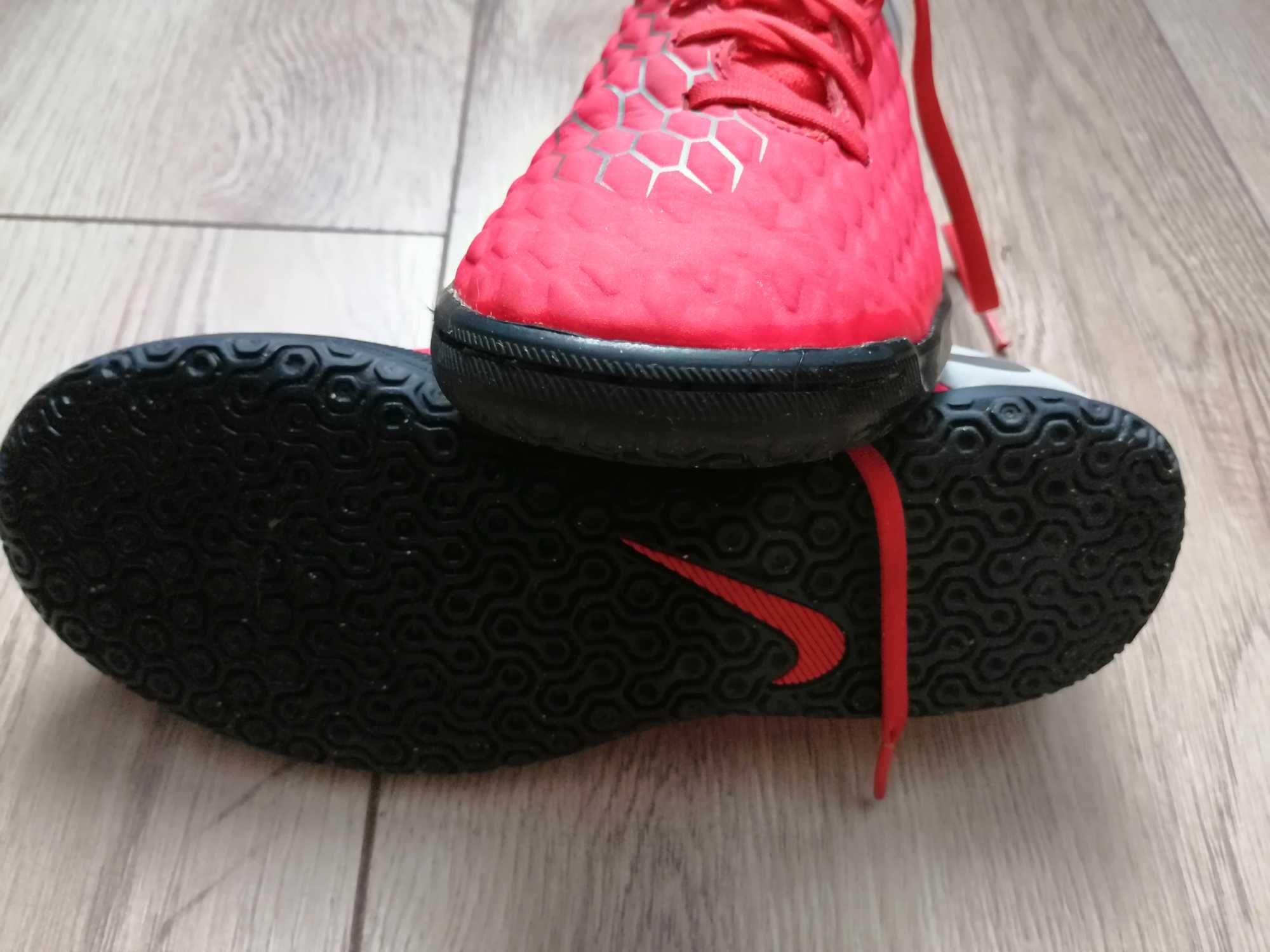 Sprzedam halówki Nike r. 36,5