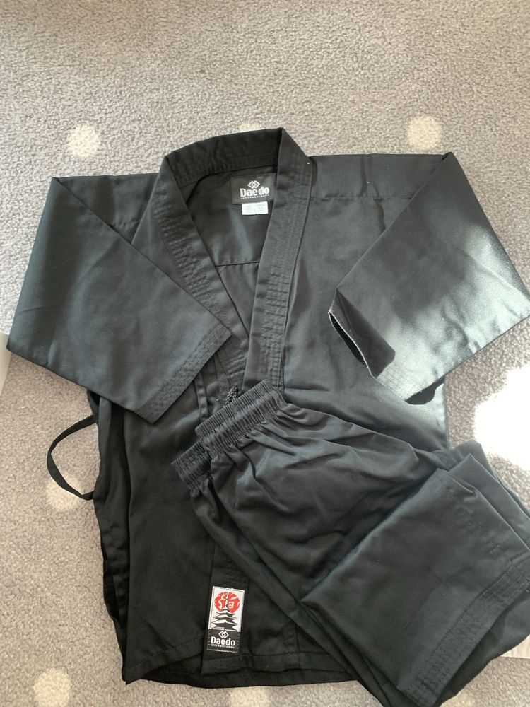 Kimono kempo tamanho 120 e kimonos judo brancos