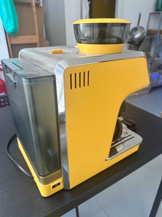 Máquina de café manual La Specialista Arte EC9155.YE amarela