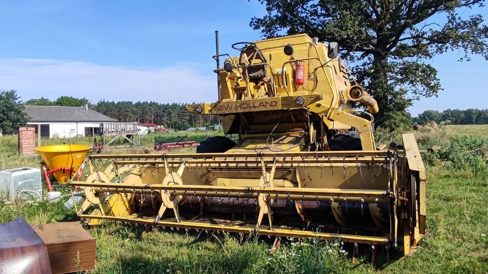 Kombajn zbożowy New Holland 1545 nie bizon Claas Massey Ferguson John