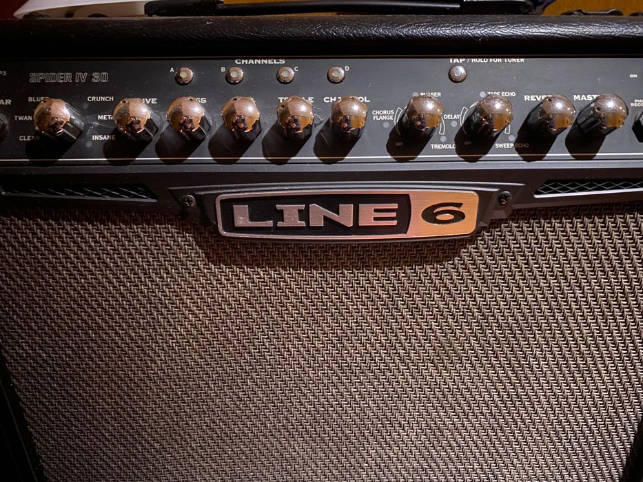 Amplificador guitarra line 6