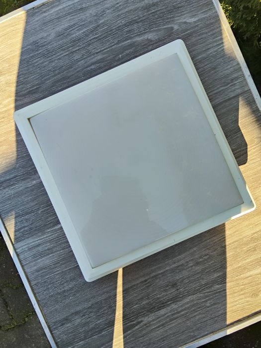 Plafon sufitowy biały