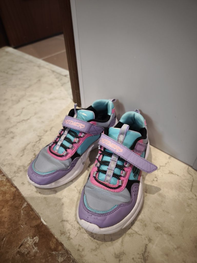 Tênis Sketchers menina 33