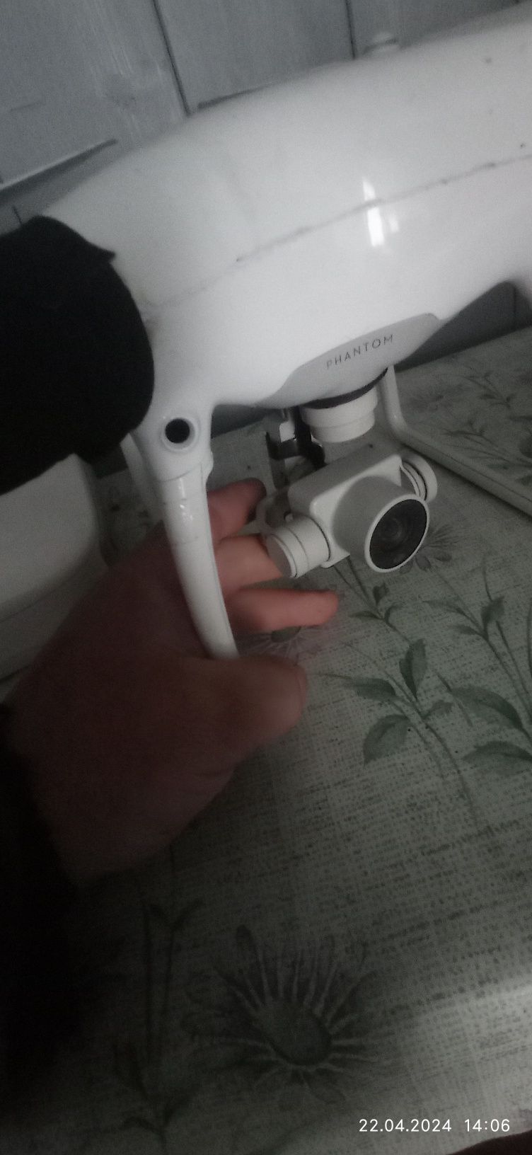 Дрон , квадрокоптер dji fantom 4