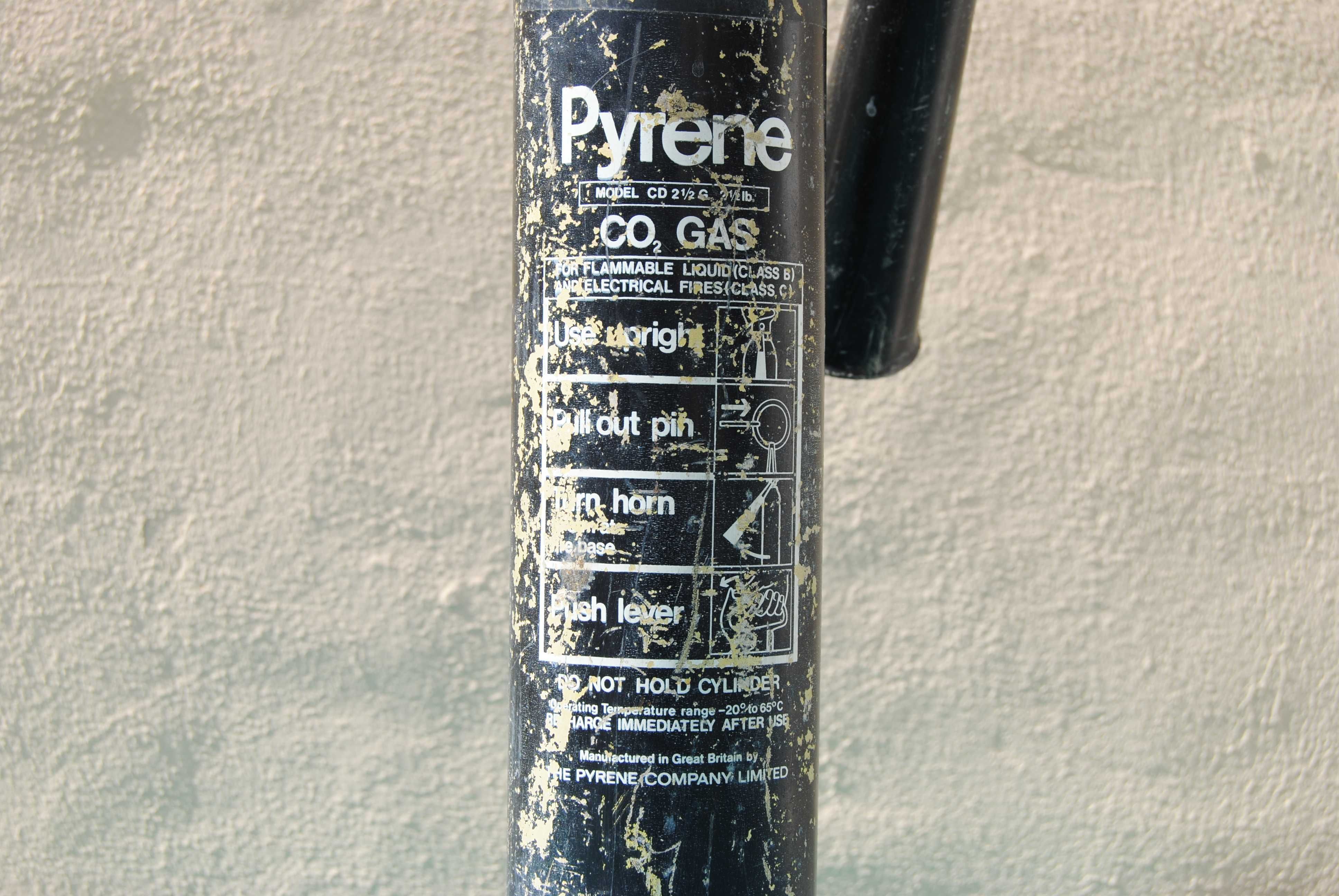 Antigo Extintor "Pyrene" CO2 Gas