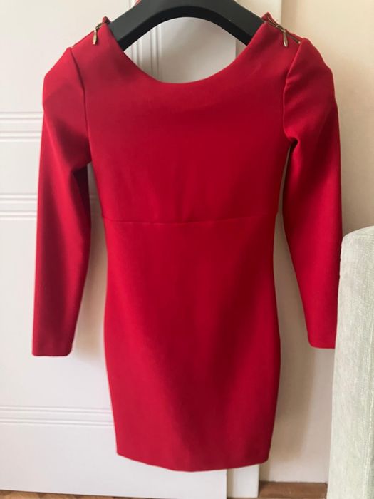 Czerwona sukienka z długim rękawem. Zaraz rozmiar S