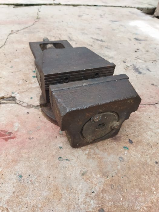 Лещата слюсарні (б/в).