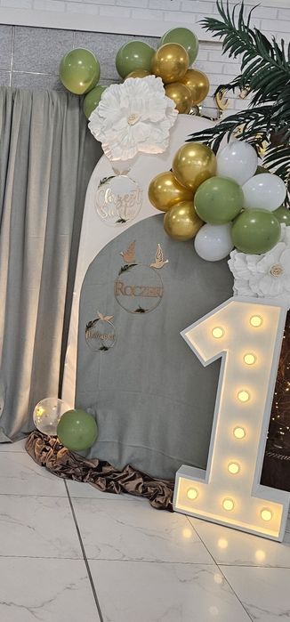 Baner Girlanda na ściankę dekoracyjna  , koła 30cm , imie 20cm Chrzest