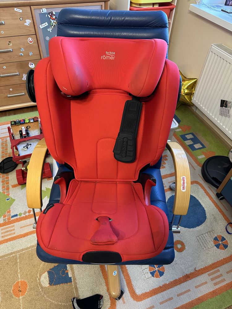 Дитяче автокрісло Britax Romer Kidfix II XP SICT