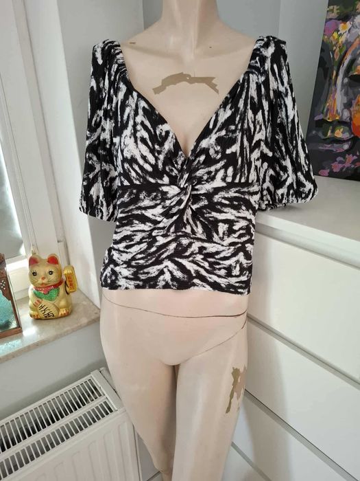 XL 42 czarna biała krótka bluzka crop top animal print zebra dekolt v