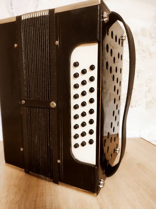 Продам гармонь в гарному  стані