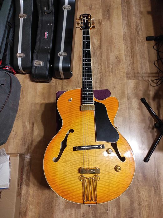 Yamaha AEX1500 - японська гітара преміум-класу