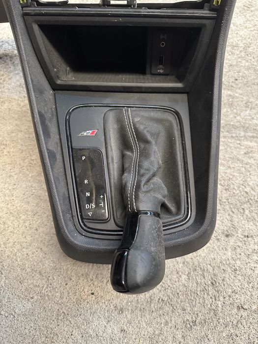 Consola seat leon 5f cupra automatica