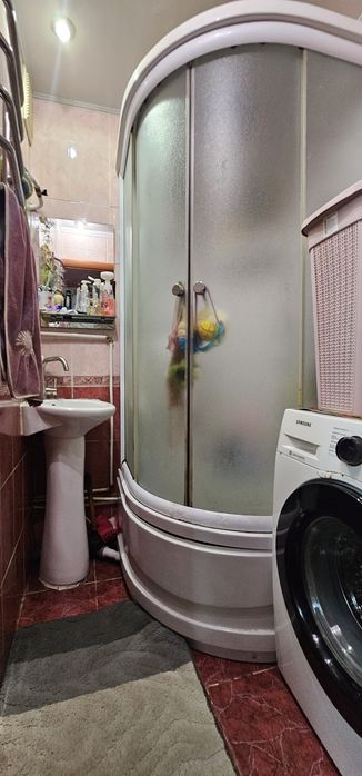 Чудова трьохкімнатна квартира по  Ю.Вороного