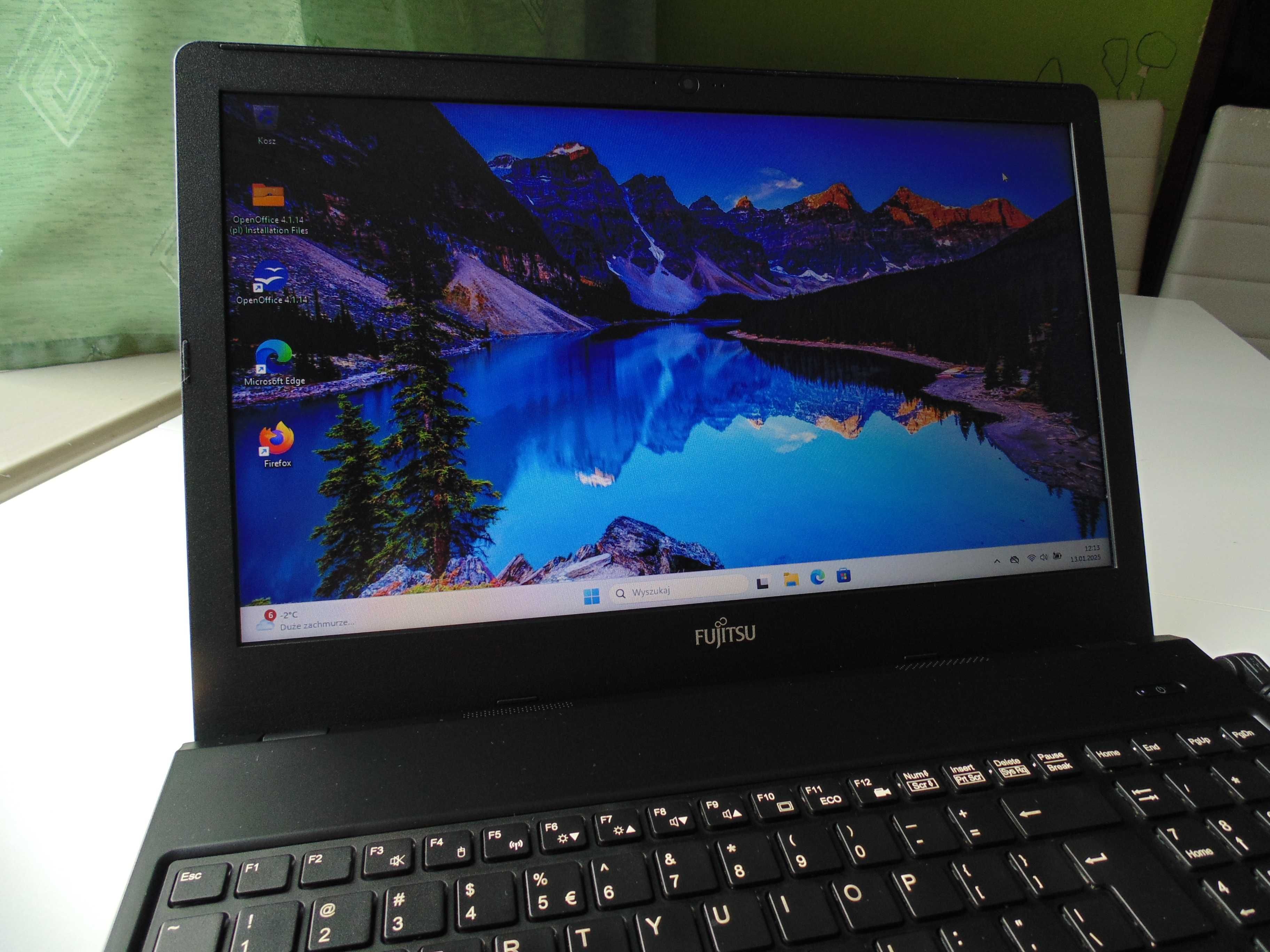 Laptop Fujitsu LifeBook A555 15.6"Intel Core i5-5200U /SSD/ Windows 11
