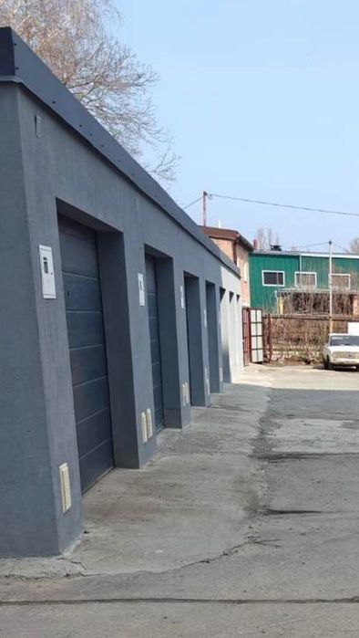 Продам 4 гаража у гаражному масиві Укртранс в Ракове-Довженка 4.