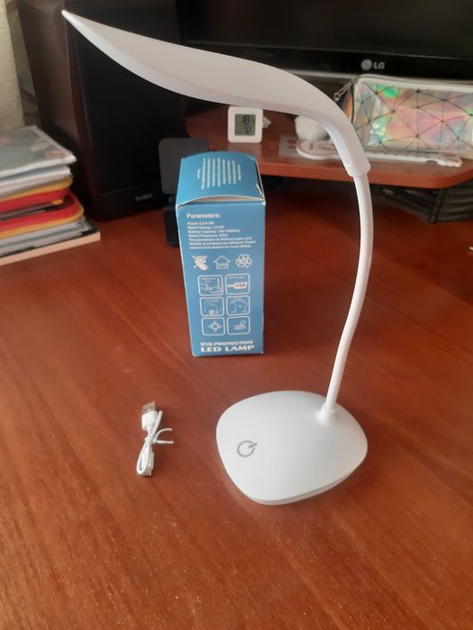 Настольная LED лампа с аккумулятором