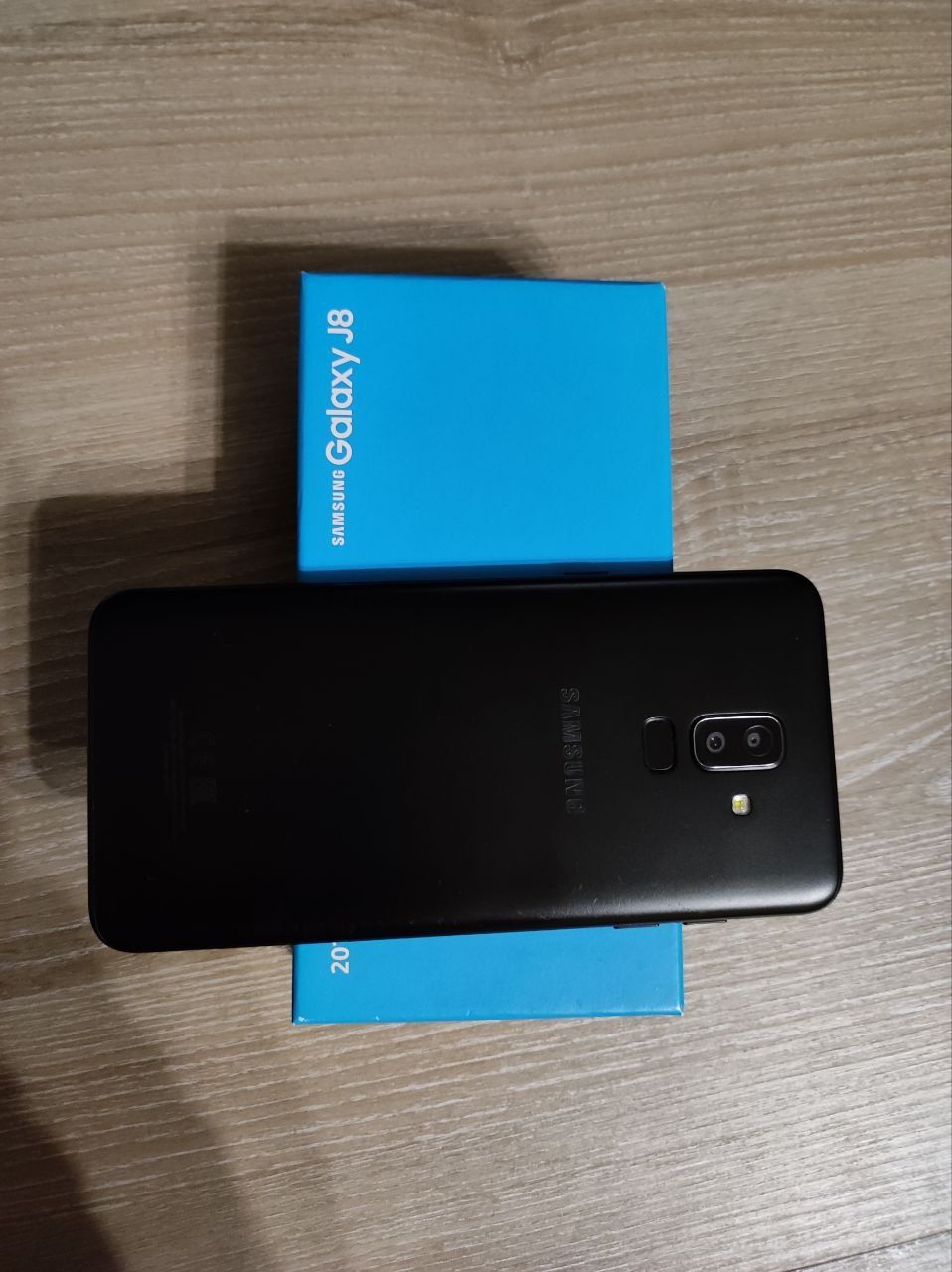 Телефон samsung galaxy j8