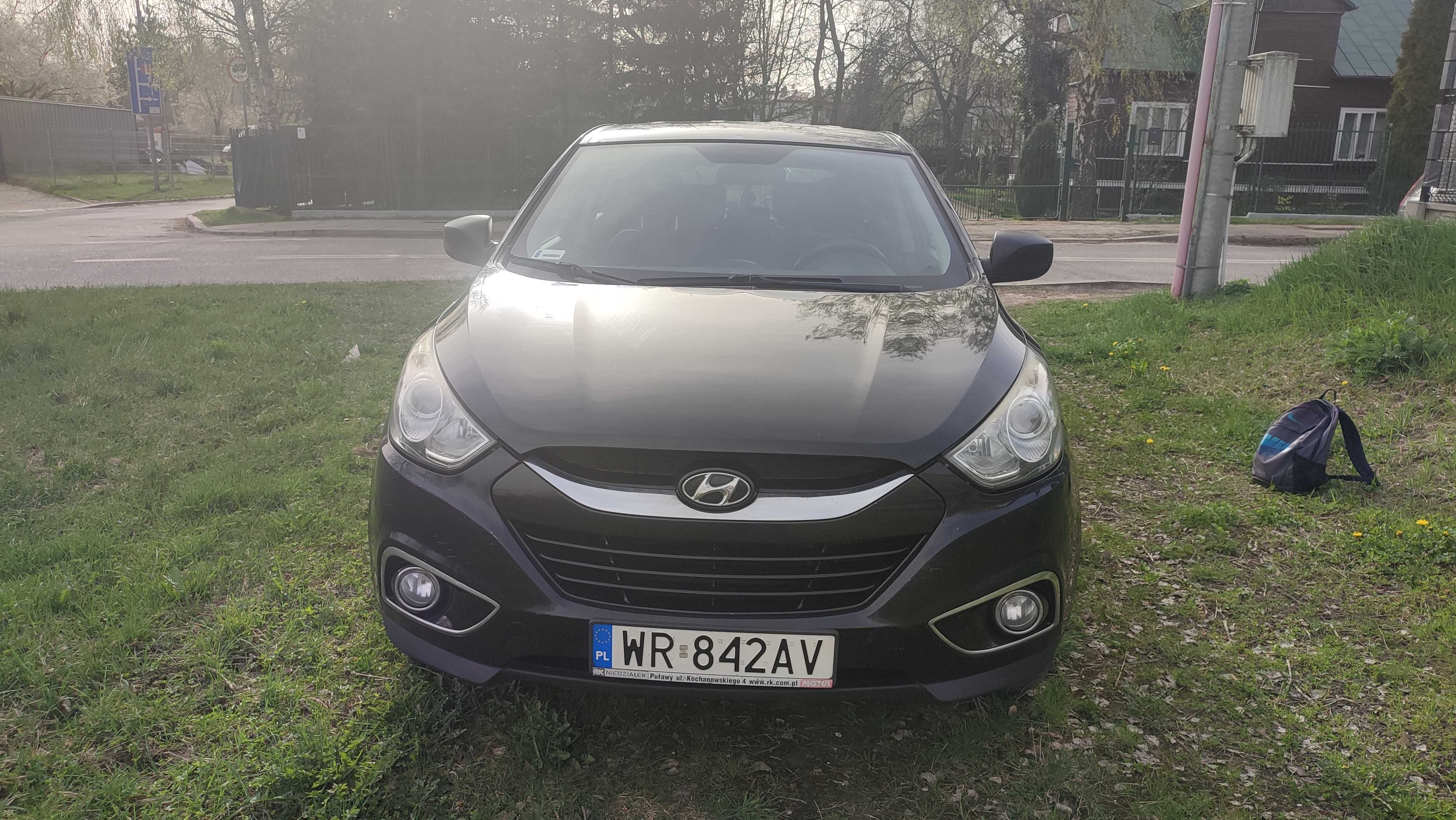 Hyundai ix35, nowe opony, bagażnik dachowy, doczepiany hak