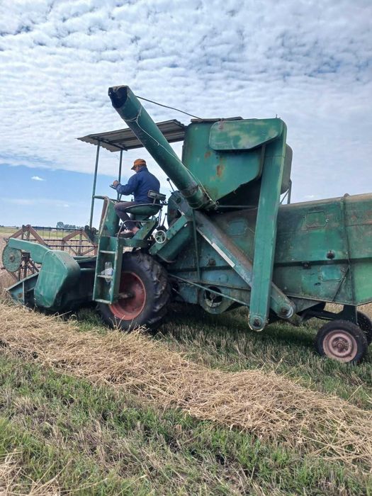 Продам комбайн Клас