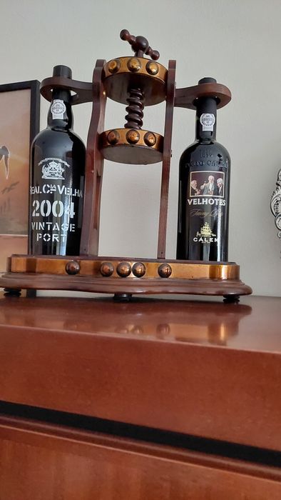 Porta garrafas antigo