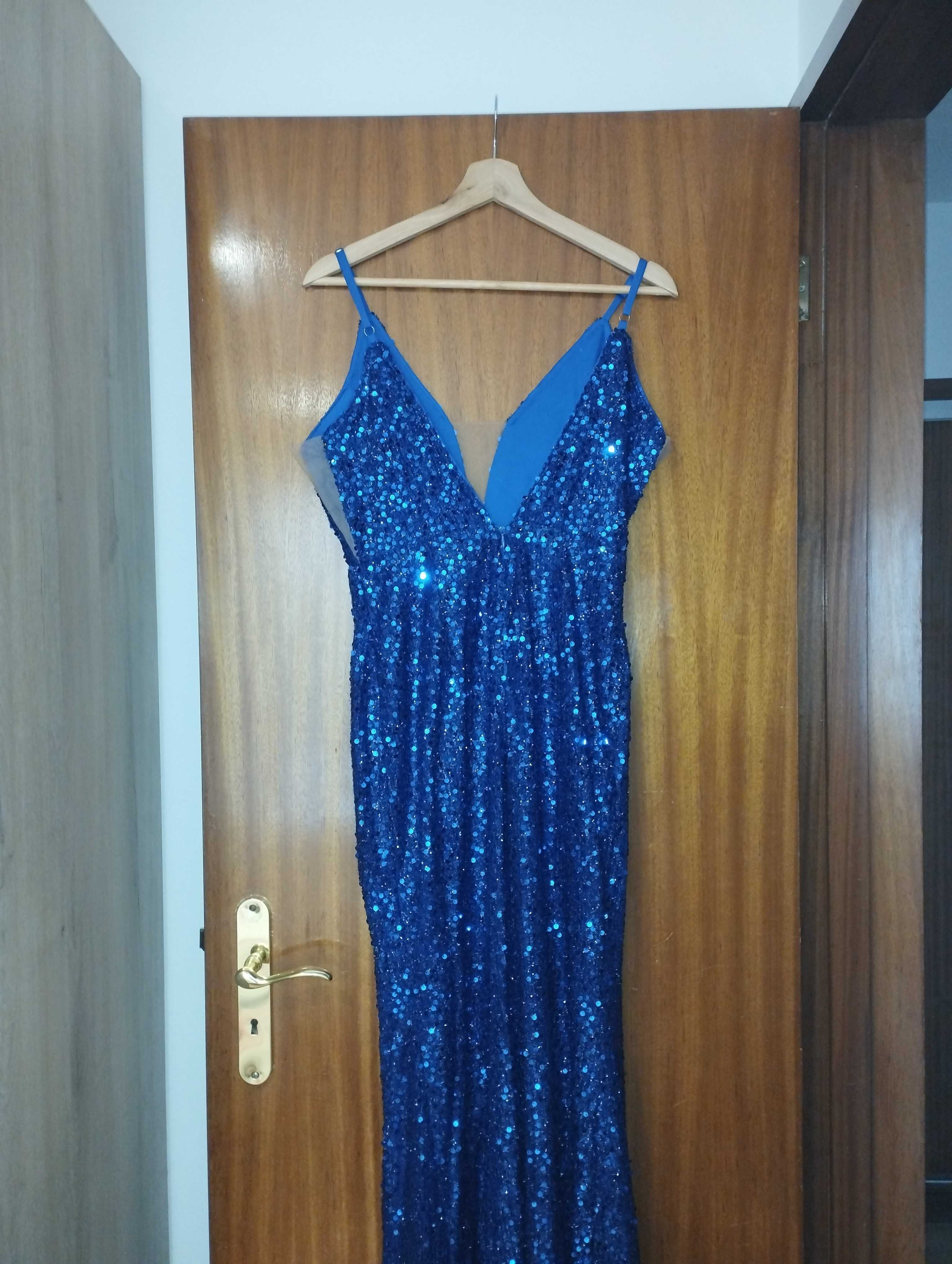Vendo vestido brilhante em azulão novo tamanho M