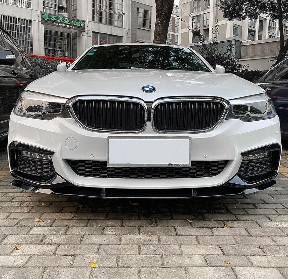 Сплитер губа на передний бампер BMW G30 накладка обвес бмв г30
