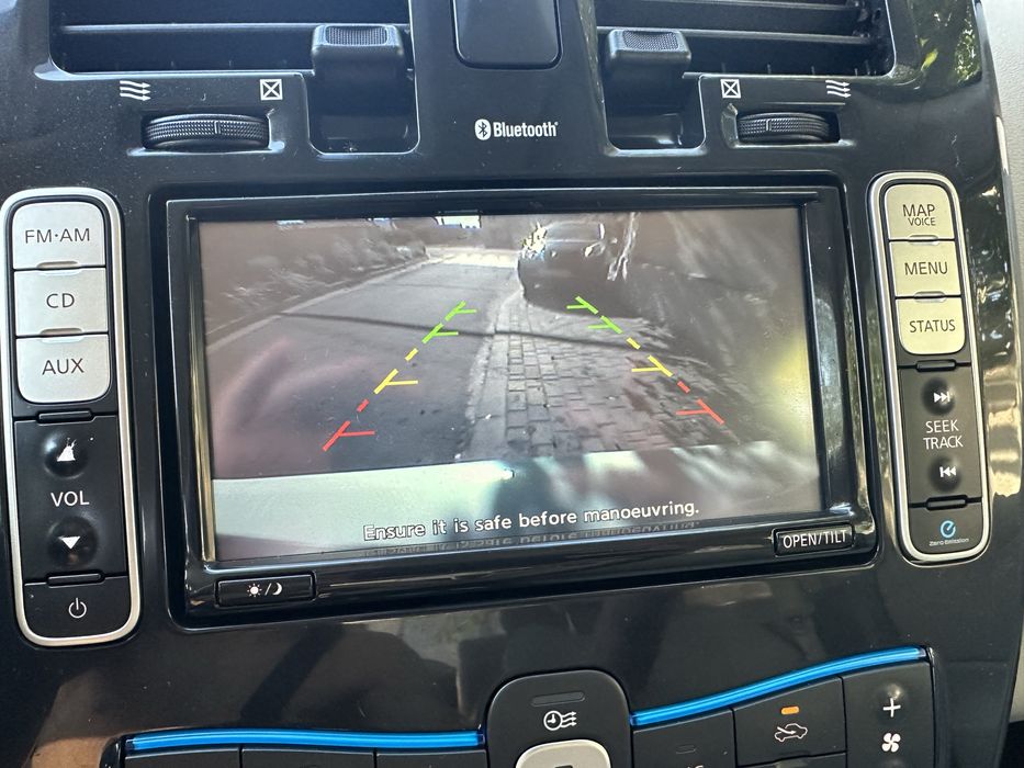 Продам Nissan Leaf