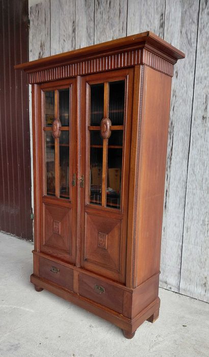 drewniana  szafa dwudrzwiowa  / 260