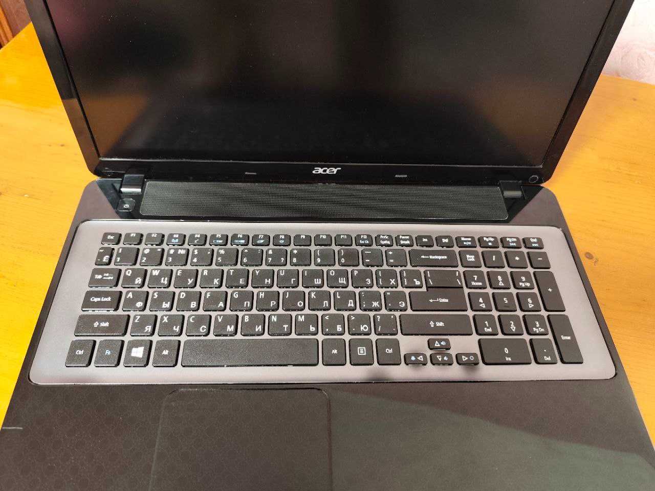 Ноутбук Acer TravelMate P276  з екраном 17,3  дюйми