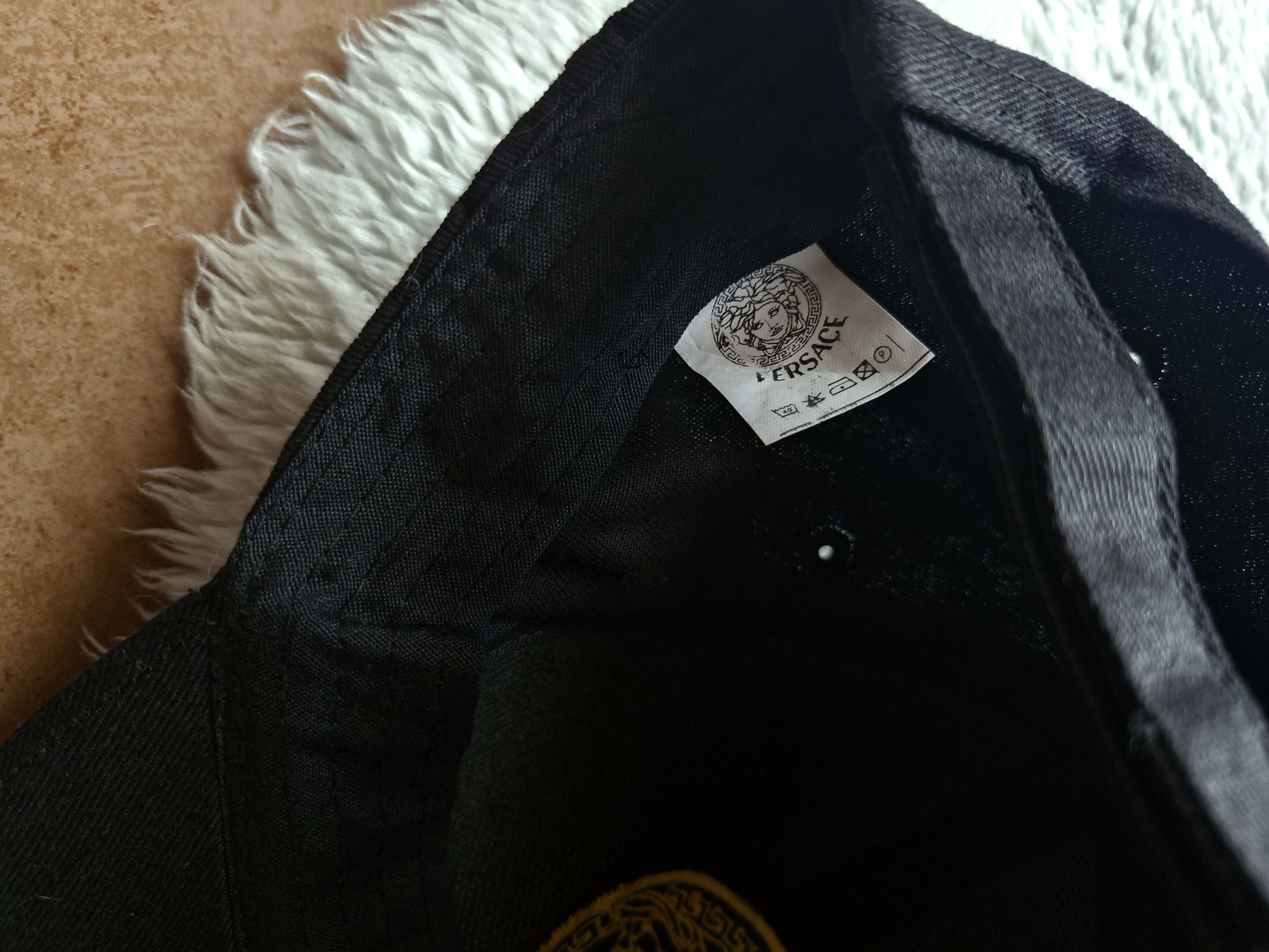 Nowa kaszkietowka czapka z daszkiem czarna vers ace Unisex zlote logo