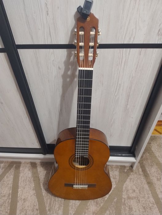 Класична гітара YAMAHA C40
