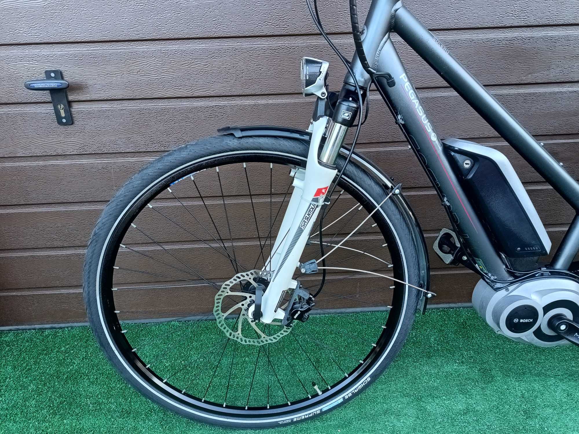 Rower Elektryczny Pegasus 28" Bosch 1x8 Shimano Deore  Amor 2xT LED