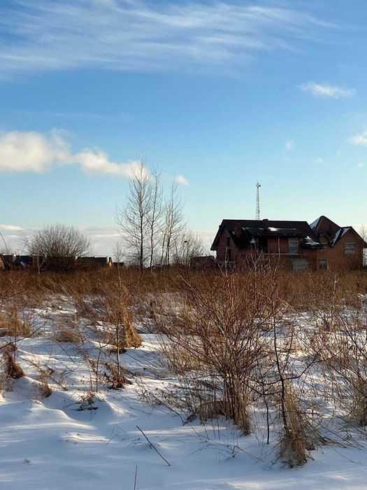 Продаж ділянки під забудову на вул. Олега Ольжича. Городок