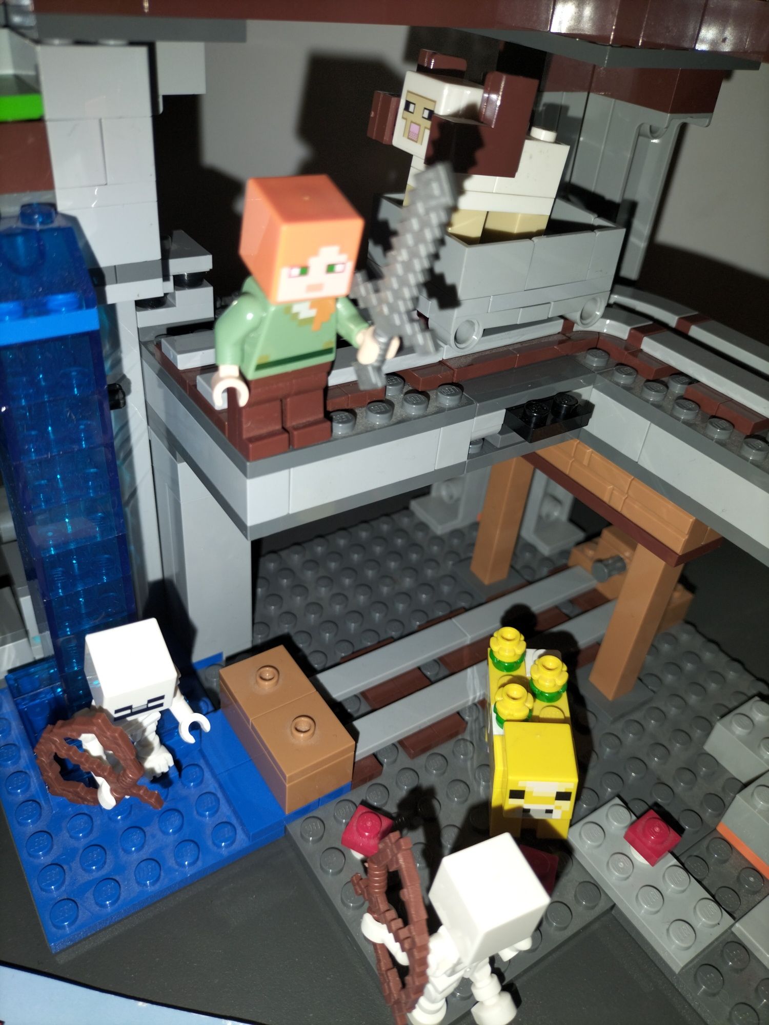 LEGO Minecraft 21169 Pierwsza przygoda