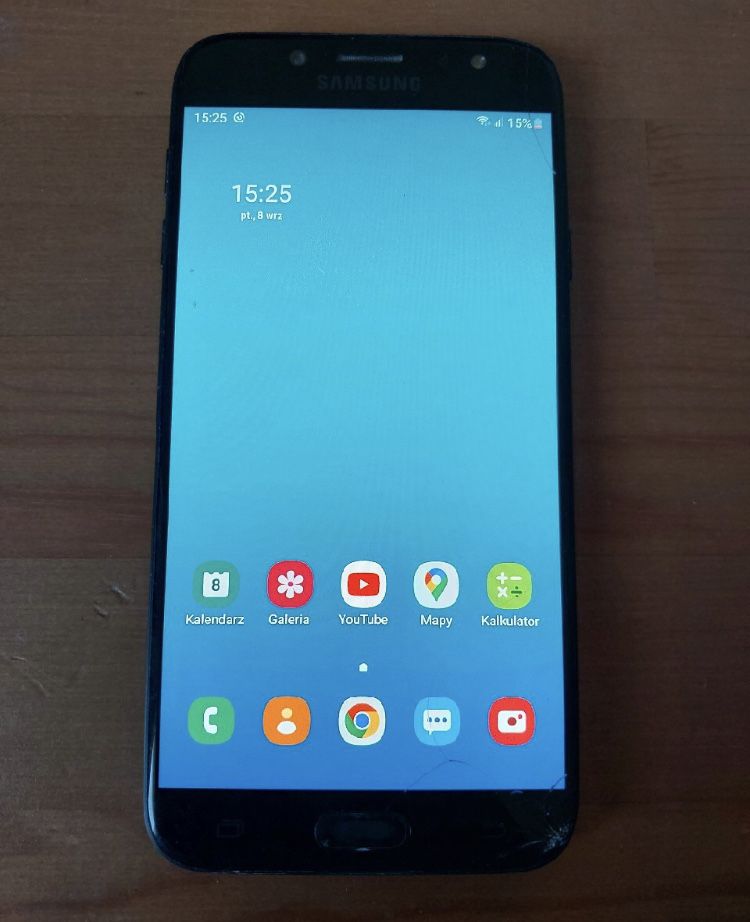Smartfon Samsung Galaxy J7 16GB 100% sprawny z lekko pękniętym ekranem