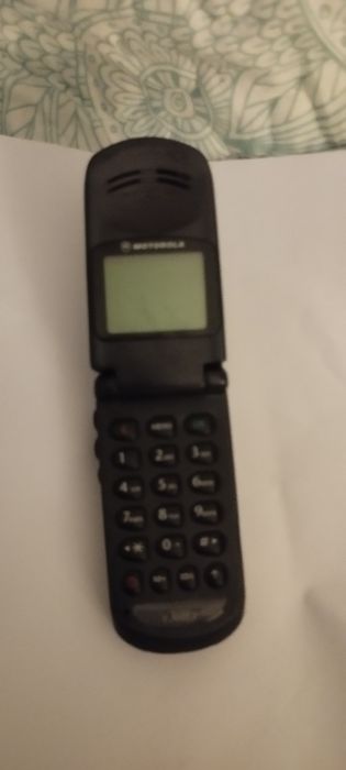 Telemóvel Motorola v3688x